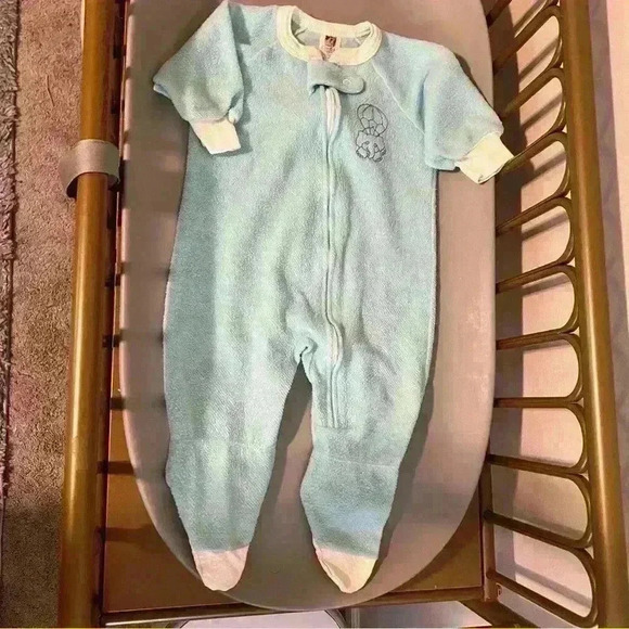 Vintage carters elephant embroidered zip footie sleeper. No flaws. - Picture 4 of 4